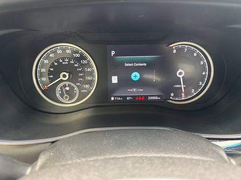 Used 2025 Genesis G70 2.5T RWD image 59
