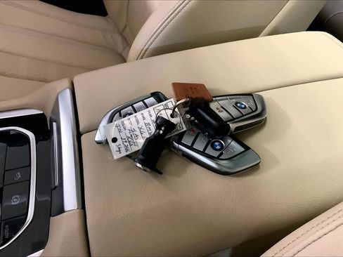 Used 2021 BMW X6 xDrive40i w/ Premium Package image 14