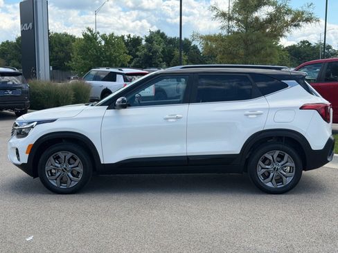 Used 2024 Kia Seltos S AWD/4WD image 3