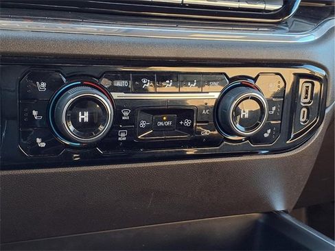 Certified 2024 Chevrolet Silverado 2500 LTZ w/ LTZ Premium Package image 10