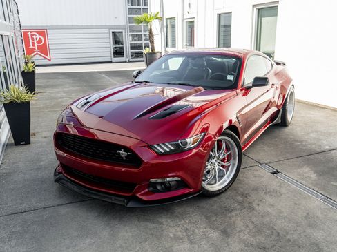 Used 2017 Ford Mustang GT Premium w/ Equipment Group 401A RWD image 3