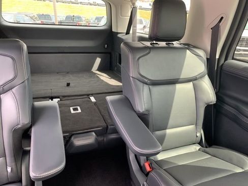 New 2025 Ford Expedition Max Platinum w/ Driver's Package image 15