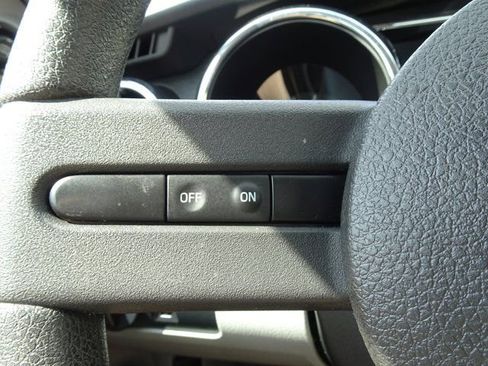 Used 2006 Ford Mustang Premium image 23