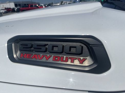 Used 2021 RAM 2500 Big Horn w/ Night Edition AWD/4WD image 3
