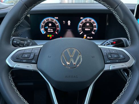 New 2025 Volkswagen Tiguan SE image 23