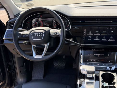 Used 2023 Audi Q7 Premium w/ Convenience Package image 19