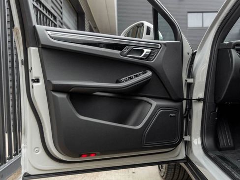 New 2026 Porsche Macan image 66