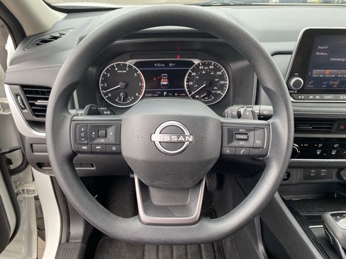 Used 2025 Nissan Rogue S AWD/4WD image 26