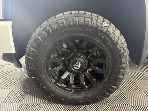 Used 2024 Chevrolet Silverado 2500 High Country w/ High Country Premium Package image 11