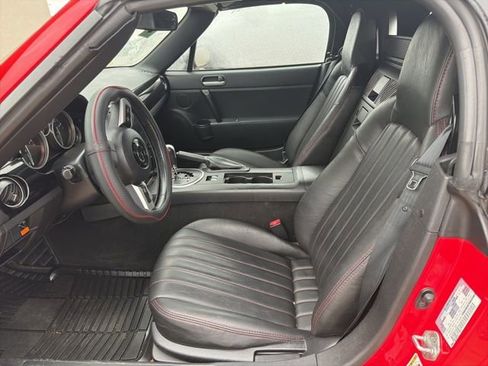 Used 2007 MAZDA MX-5 Miata Touring w/ Appearance Pkg RWD image 10