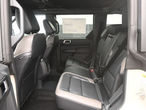 New 2026 Ford Bronco Outer Banks AWD/4WD image 23