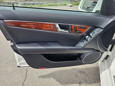 Used 2011 Mercedes-Benz C 300 4MATIC Sedan image 23