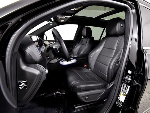 Certified 2025 Mercedes-Benz GLS 450 4MATIC image 4