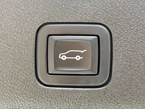 Used 2021 Cadillac Escalade Sport w/ Driver Assist Tech Package AWD/4WD image 17
