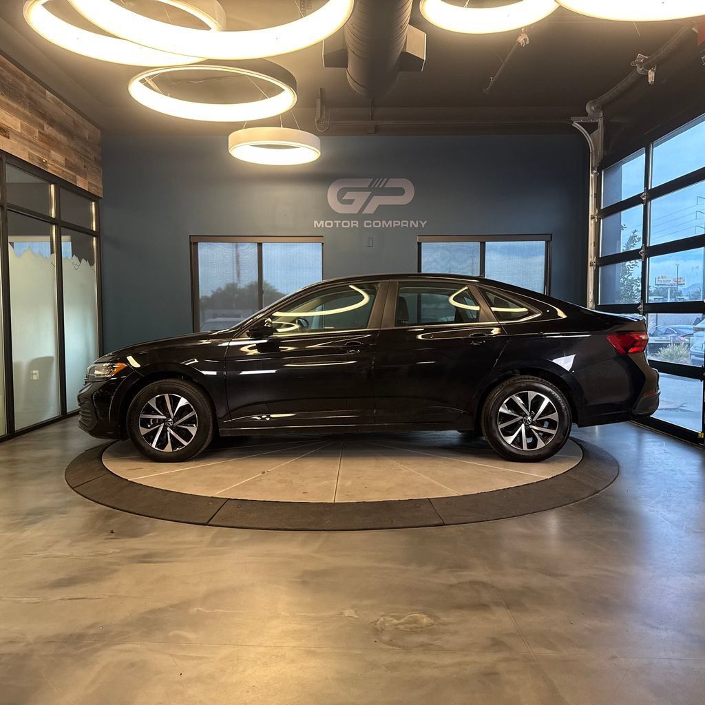 Used 2024 Volkswagen Jetta S FWD image 6
