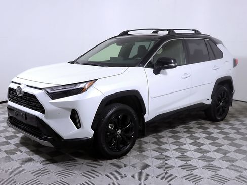 Used 2025 Toyota RAV4 XSE w/ Advanced Technology Package AWD/4WD image 3