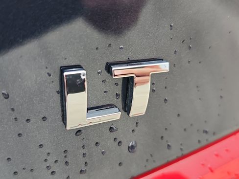 Used 2017 Chevrolet Malibu LT image 33