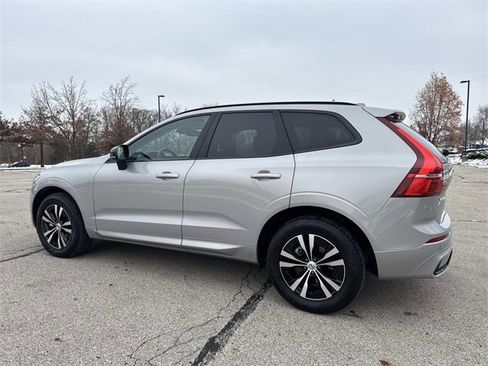 Used 2024 Volvo XC60 B5 Core image 3