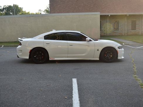Used 2015 Dodge Charger R/T Scat Pack w/ Beats Audio Group RWD image 8