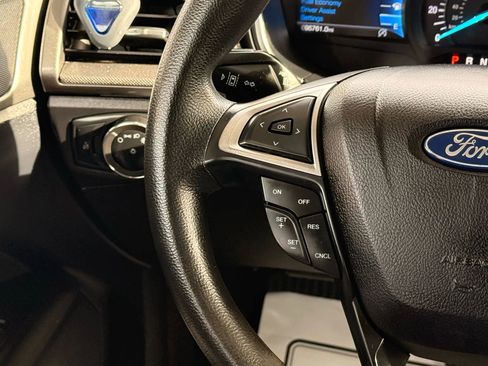 Used 2020 Ford Fusion SE image 32