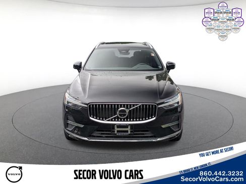 Used 2023 Volvo XC60 B5 Plus w/ Climate Package AWD/4WD image 2