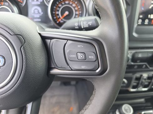 Used 2023 Jeep Gladiator Sport AWD/4WD image 30