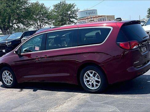 Used 2023 Chrysler Voyager LX FWD image 5