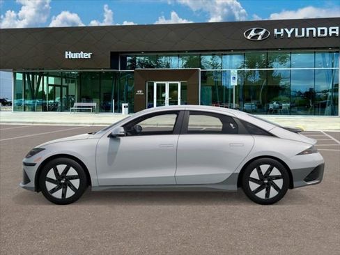 New 2025 Hyundai Ioniq 6 SE image 3