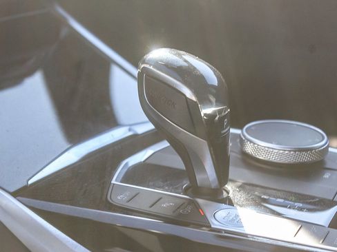 Used 2019 BMW 330i Sedan w/ Premium Package image 22