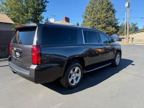Used 2018 Chevrolet Suburban Premier image 4