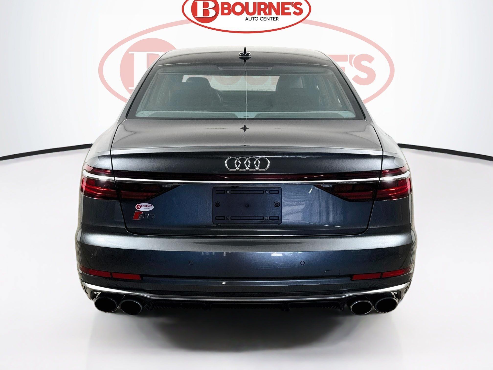 Used 2023 Audi S8 w/ S8 Comfort Plus Package AWD/4WD image 11