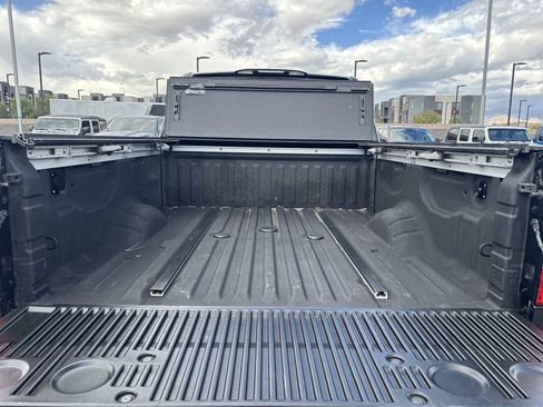 Used 2019 Nissan Titan SL w/ Midnight Edition image 22