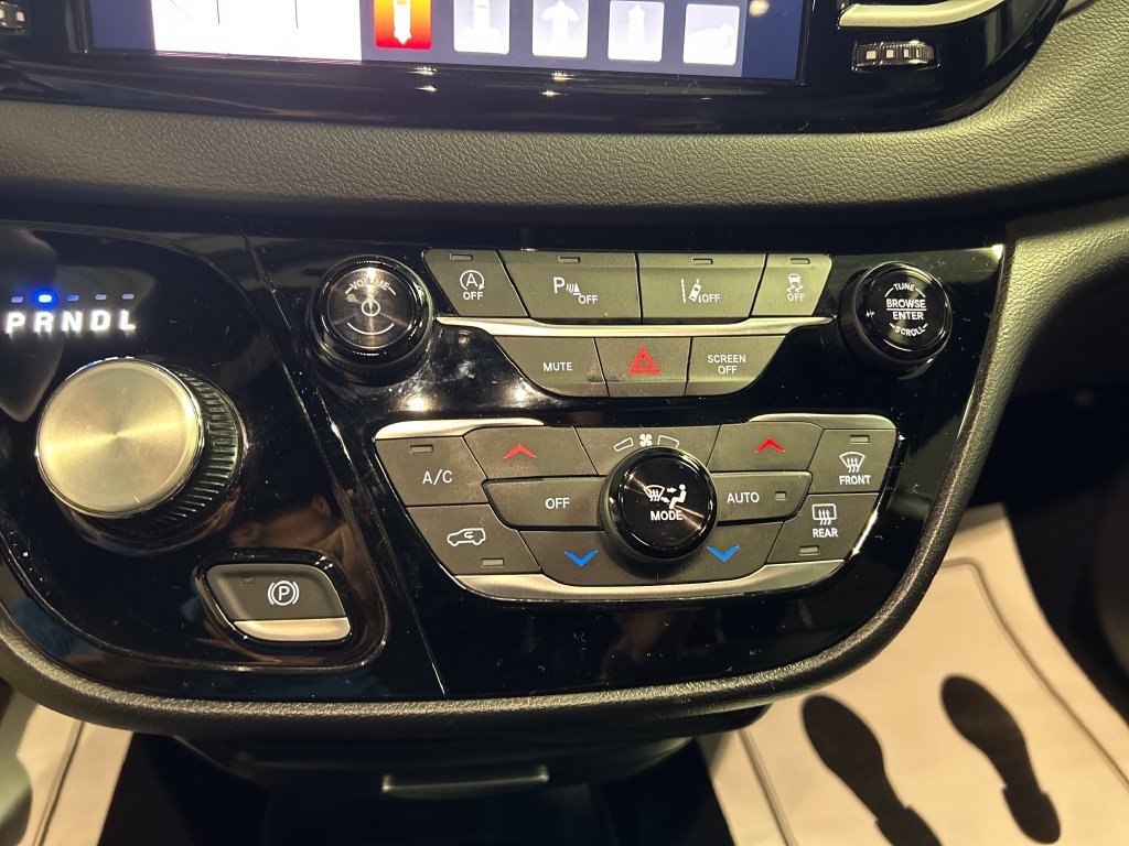 Used 2026 Chrysler Pacifica Select w/ S Appearance Package FWD image 19