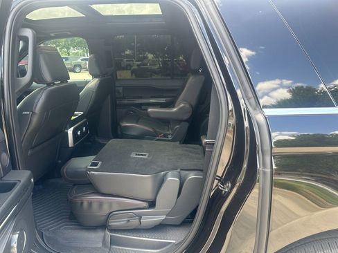 Used 2023 Ford Expedition Max Limited image 5
