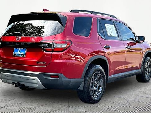 Used 2023 Honda Pilot TrailSport image 6