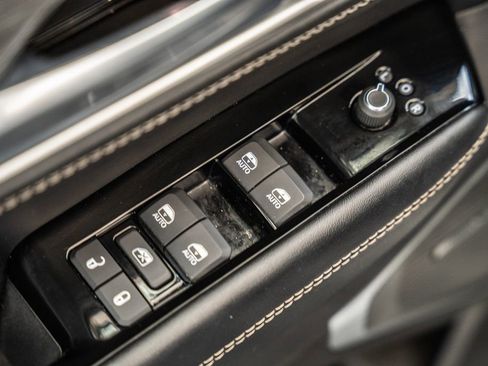 Used 2024 Jeep Wagoneer Series III AWD/4WD image 45