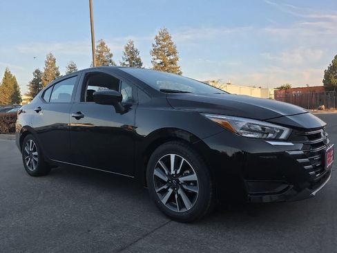Used 2025 Nissan Versa SV FWD image 10