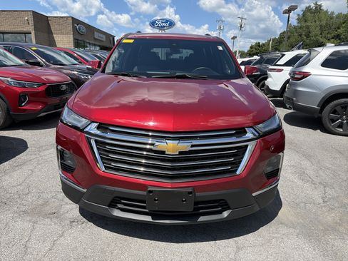 Used 2023 Chevrolet Traverse LT AWD/4WD image 3