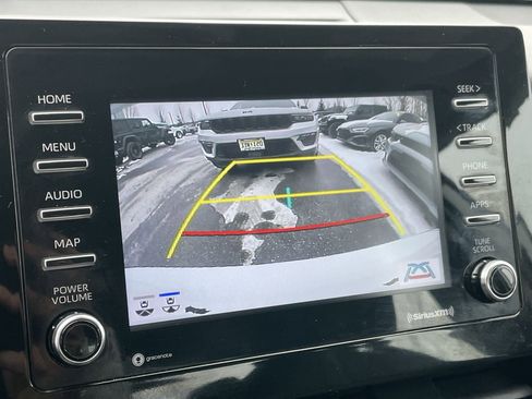 Used 2021 Toyota Camry SE w/ Cold Weather Package image 33