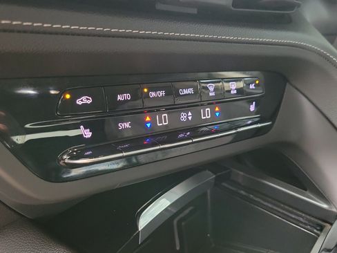 Used 2022 Buick Envision Preferred FWD image 13