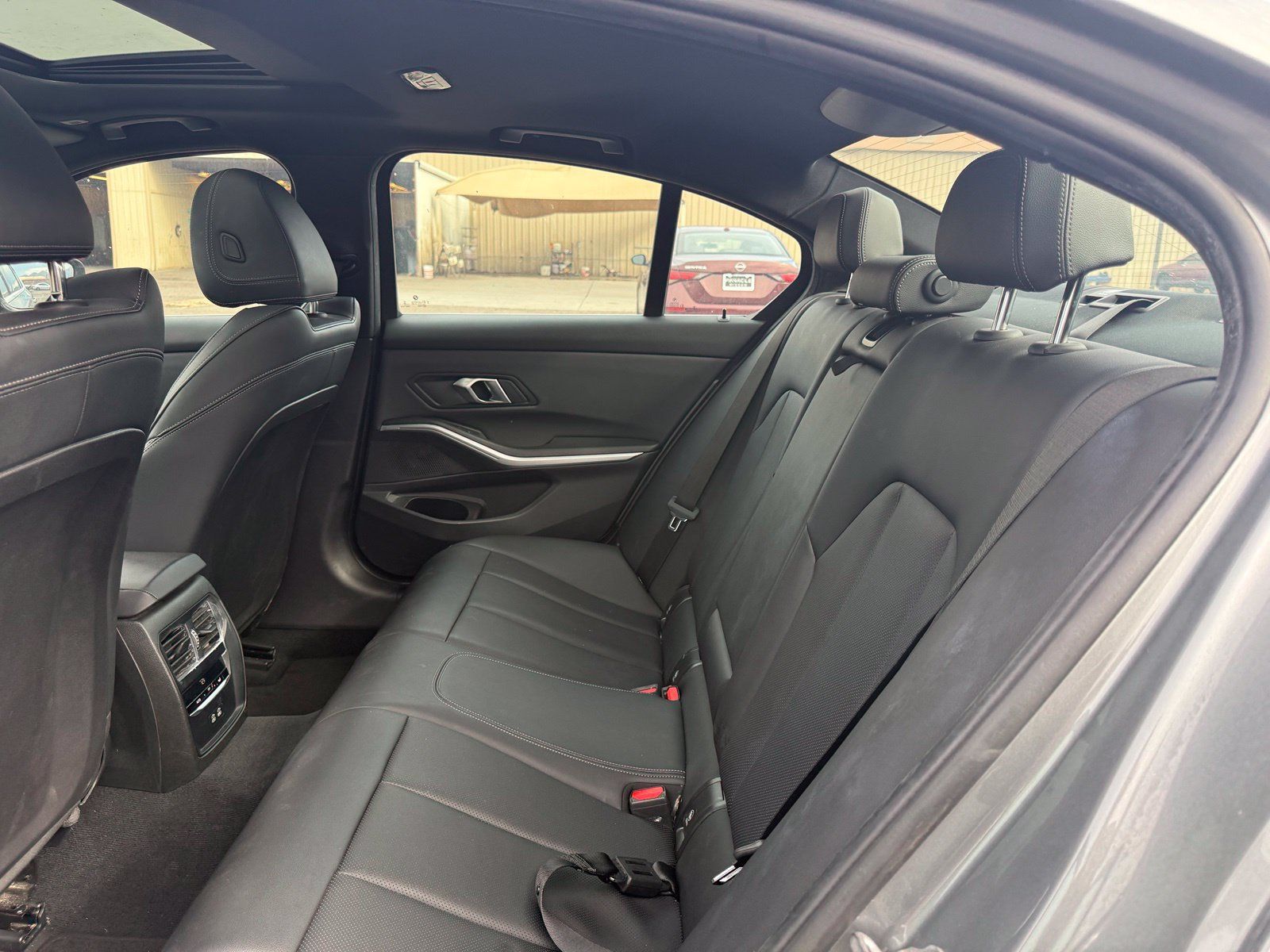 Used 2024 BMW 330i Sedan RWD image 9