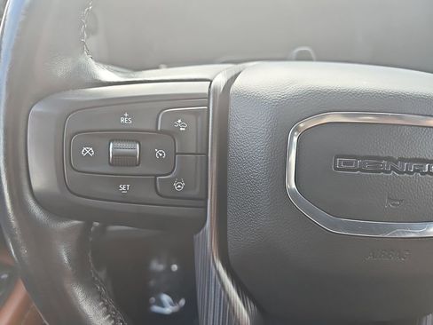 Certified 2023 GMC Yukon XL Denali Ultimate w/ LPO, Floor Liner Package AWD/4WD image 22