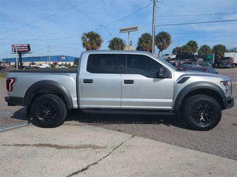 Used 2018 Ford F150 Raptor w/ Exterior Graphics Package image 4