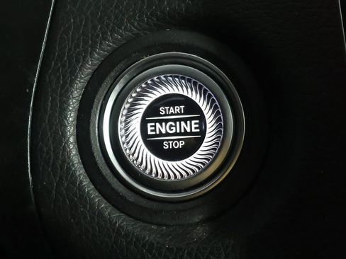 Used 2022 Mercedes-Benz GLC 300 4MATIC w/ Premium Package Lite image 40