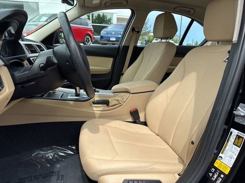 Used 2018 BMW 320i xDrive Sedan AWD/4WD image 9