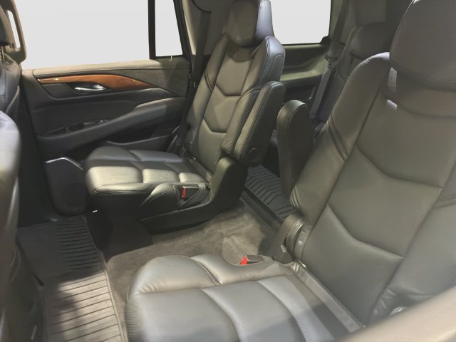 Used 2020 Cadillac Escalade Luxury AWD/4WD image 22