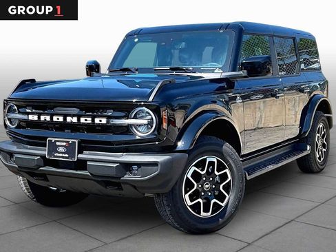 Used 2025 Ford Bronco Outer Banks AWD/4WD image 1