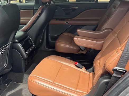 Used 2022 Lincoln Aviator Reserve w/ Elements Package Plus RWD image 4