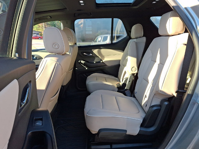 Used 2023 Chevrolet Traverse Premier w/ LPO, Floor Liner Package FWD image 10