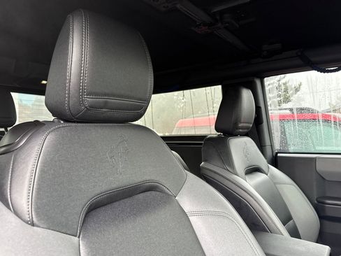 Used 2024 Ford Bronco Black Diamond image 17